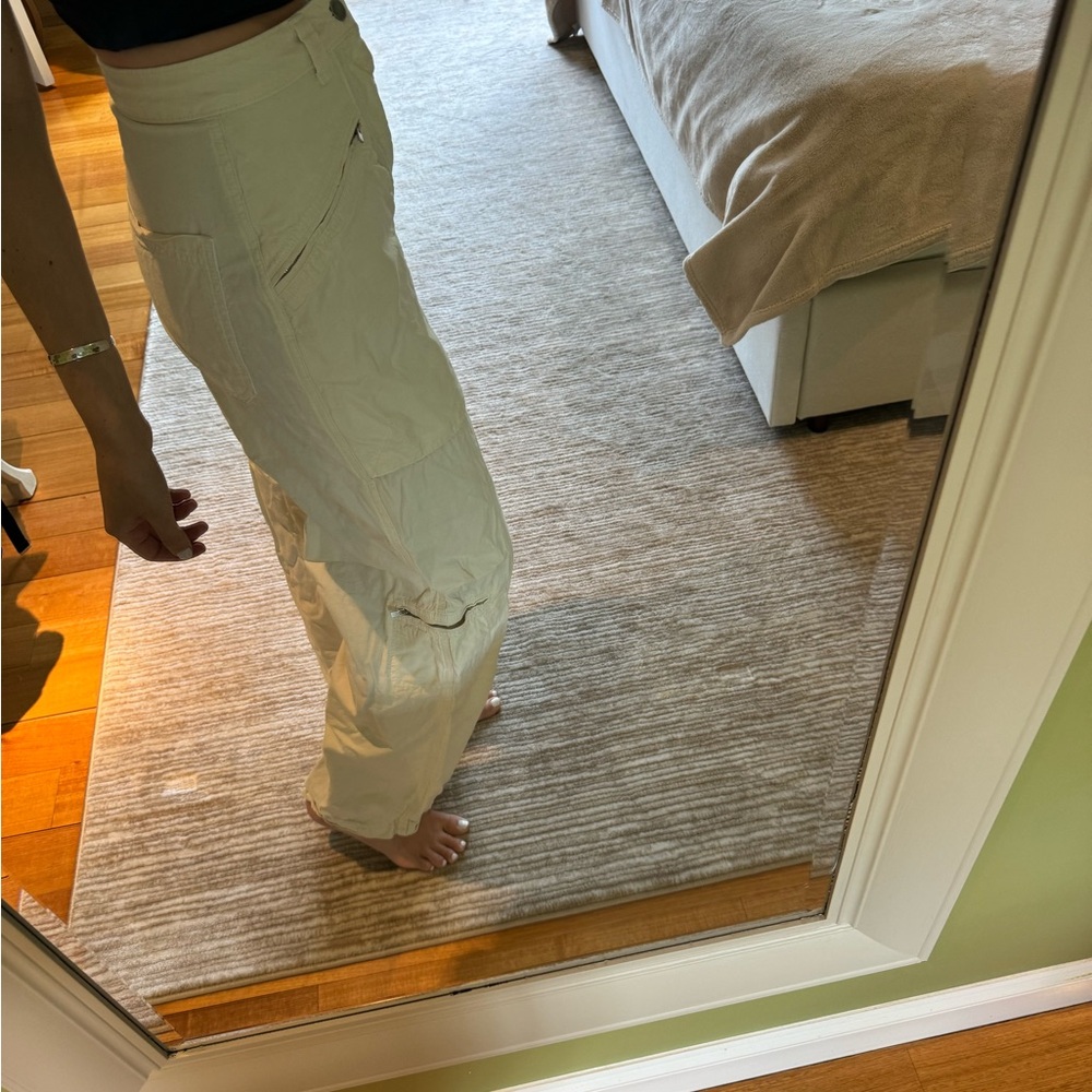 Zara Cream Cargo Pants - Picture 3 of 4